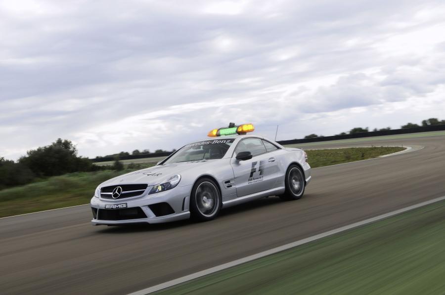  Mercedes-Benz SL63 AMG F1 Safety Car 2009 года  (фото 8 из 33)